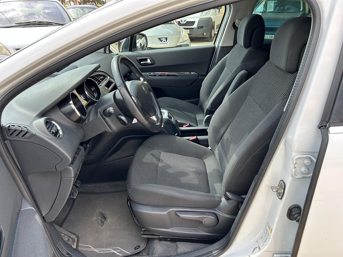 PEUGEOT 5008 STYLE 1.6 HDI AUTO SPANISH LHD IN SPAIN 91000 MILES 7 SEATS 2015